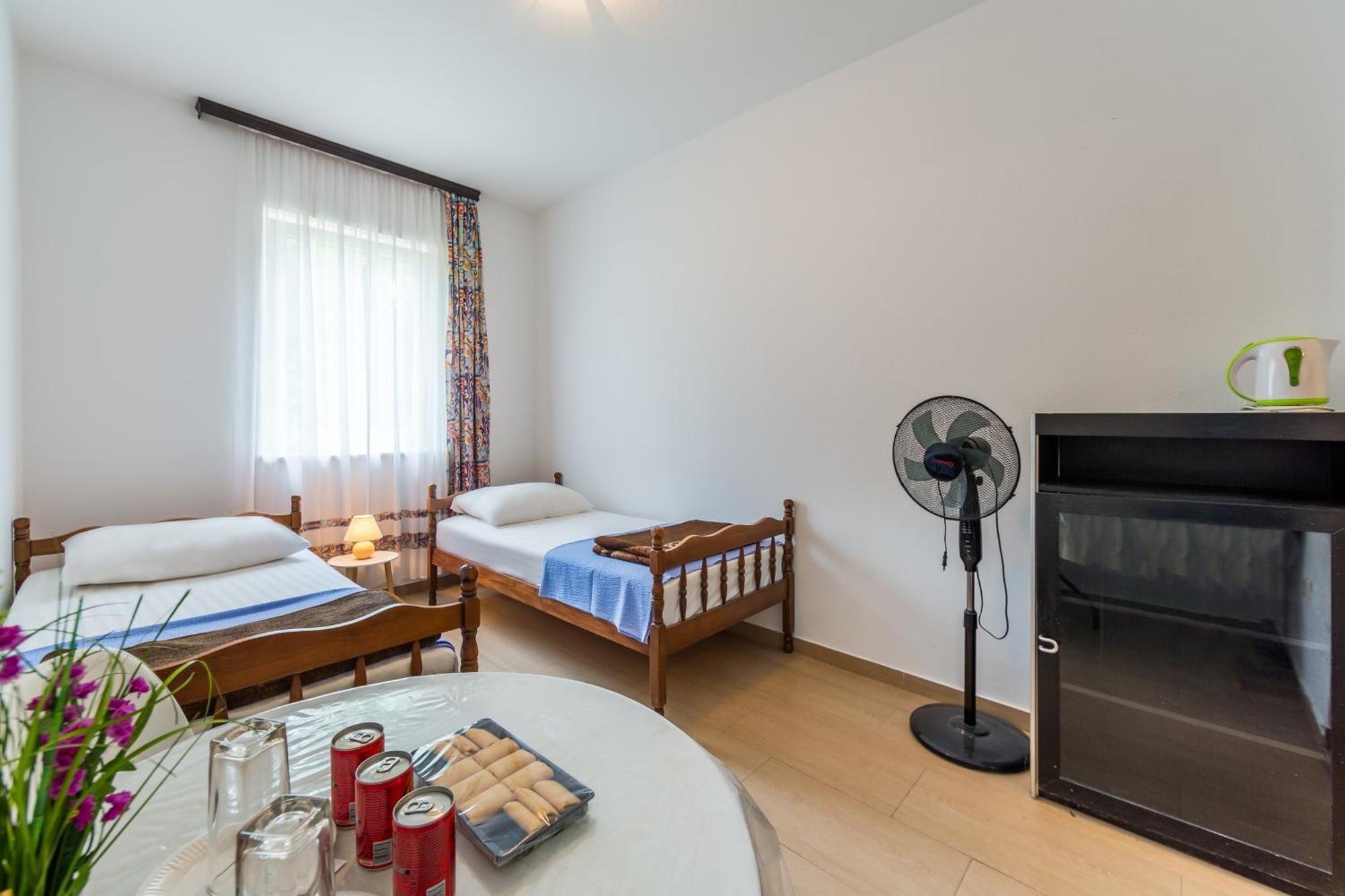 Apartments Claudia Шмирка Екстер'єр фото