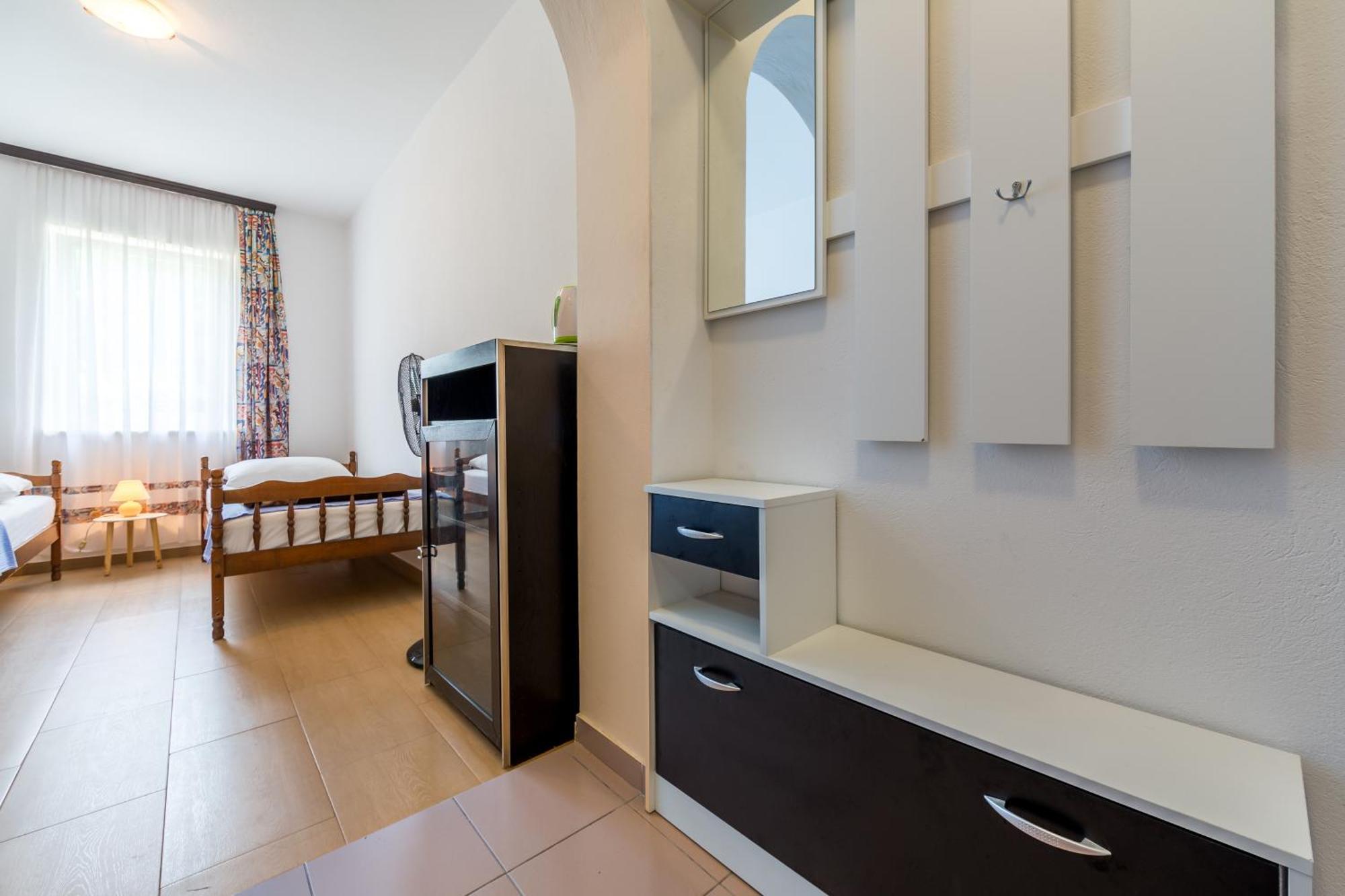 Apartments Claudia Шмирка Екстер'єр фото
